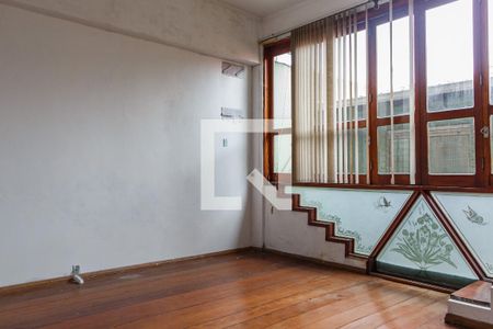 Casa à venda com 252m², 5 quartos e 3 vagas Casa à venda com 252m², 5 quartos e 3 vagasSala de Estar 2