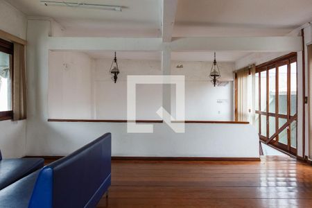 Casa à venda com 252m², 5 quartos e 3 vagas Casa à venda com 252m², 5 quartos e 3 vagasSala de Estar 2