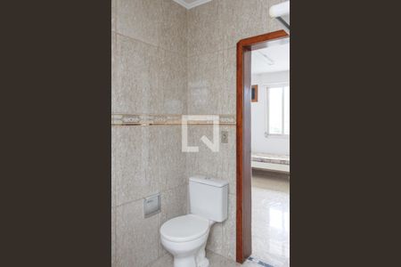 Casa à venda com 252m², 5 quartos e 3 vagas Casa à venda com 252m², 5 quartos e 3 vagasBanheiro da Suíte 2