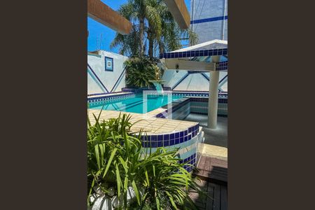 Casa à venda com 252m², 5 quartos e 3 vagas Casa à venda com 252m², 5 quartos e 3 vagasÁrea comum - Piscina