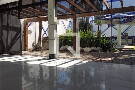 Casa à venda com 252m², 5 quartos e 3 vagas Casa à venda com 252m², 5 quartos e 3 vagasÁrea comum - Piscina