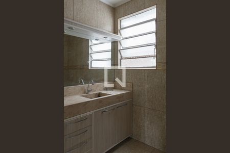 Casa à venda com 252m², 5 quartos e 3 vagas Casa à venda com 252m², 5 quartos e 3 vagasBanheiro da Suíte 2