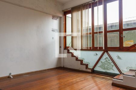 Casa à venda com 252m², 5 quartos e 3 vagas Casa à venda com 252m², 5 quartos e 3 vagasSala de Estar 2