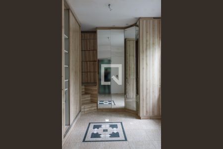 Casa à venda com 252m², 5 quartos e 3 vagas Casa à venda com 252m², 5 quartos e 3 vagasCloset da suíte 1