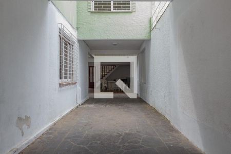 Casa à venda com 252m², 5 quartos e 3 vagas Casa à venda com 252m², 5 quartos e 3 vagasGaragem