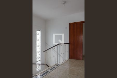 Escada de casa à venda com 5 quartos, 252m² em Partenon, Porto Alegre