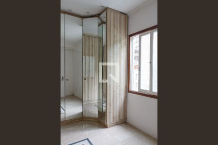 Casa à venda com 252m², 5 quartos e 3 vagas Casa à venda com 252m², 5 quartos e 3 vagasCloset da suíte 1