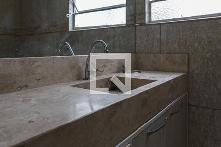 Casa à venda com 252m², 5 quartos e 3 vagas Casa à venda com 252m², 5 quartos e 3 vagasBanheiro da Suíte 2