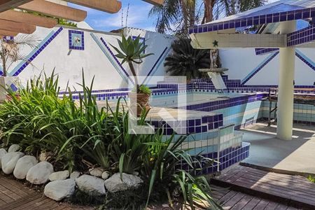 Casa à venda com 252m², 5 quartos e 3 vagas Casa à venda com 252m², 5 quartos e 3 vagasÁrea comum - Piscina