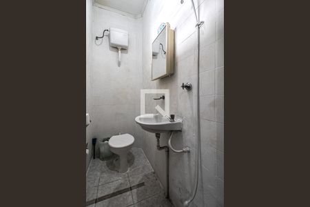 Casa à venda com 140m², 3 quartos e 2 vagasbanheiro na área de serviço_2