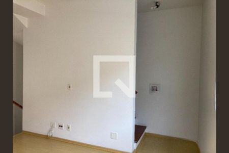 Foto 14 de casa à venda com 2 quartos, 109m² em Vila Bertioga, São Paulo