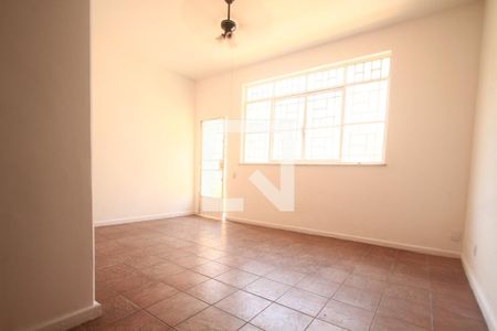 Sala de casa de condomínio à venda com 3 quartos, 160m² em Santa Rosa, Niterói