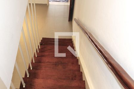 Casa à venda com 88m², 3 quartos e 1 vagaEscada