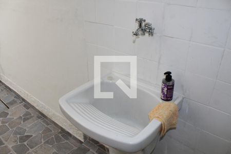 Casa à venda com 88m², 3 quartos e 1 vagaLavanderia