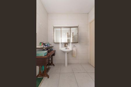 Casa à venda com 200m², 3 quartos e 3 vagas Casa à venda com 200m², 3 quartos e 3 vagasBanheiro Social