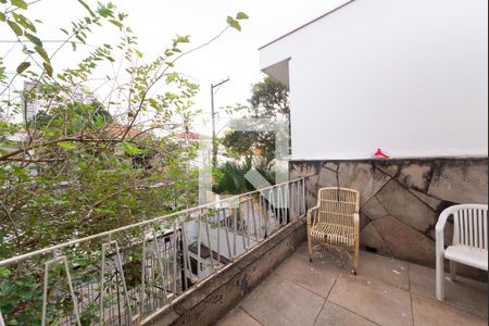 Casa à venda com 200m², 3 quartos e 3 vagas Casa à venda com 200m², 3 quartos e 3 vagasQuintal