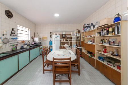 Casa à venda com 200m², 3 quartos e 3 vagas Casa à venda com 200m², 3 quartos e 3 vagasCozinha