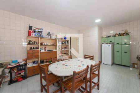 Casa à venda com 200m², 3 quartos e 3 vagas Casa à venda com 200m², 3 quartos e 3 vagasCozinha