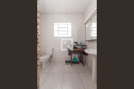 Casa à venda com 200m², 3 quartos e 3 vagas Casa à venda com 200m², 3 quartos e 3 vagasBanheiro Social