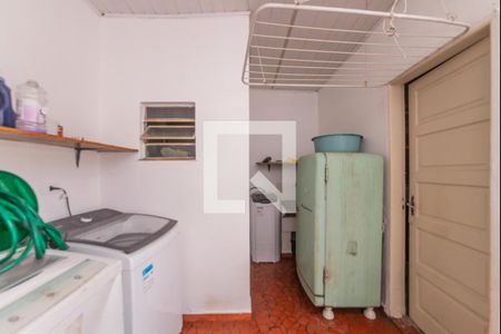 Casa à venda com 200m², 3 quartos e 3 vagas Casa à venda com 200m², 3 quartos e 3 vagasÁrea de Serviço