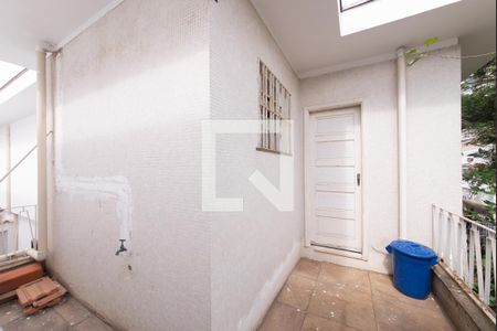 Casa à venda com 200m², 3 quartos e 3 vagas Casa à venda com 200m², 3 quartos e 3 vagasQuintal