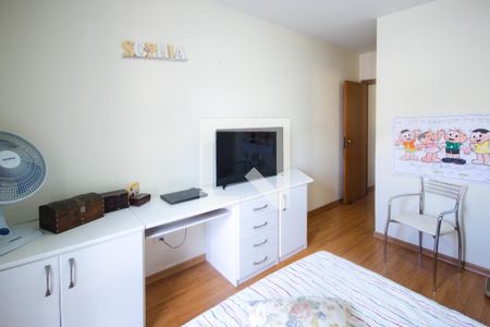 Casa à venda com 180m², 4 quartos e 2 vagasSuíte 2