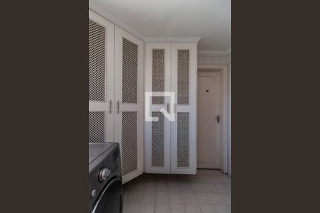 Apartamento para alugar com 248m², 3 quartos e 3 vagas Apartamento para alugar com 248m², 3 quartos e 3 vagasÁrea de Serviço