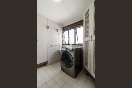 Apartamento para alugar com 248m², 3 quartos e 3 vagas Apartamento para alugar com 248m², 3 quartos e 3 vagasÁrea de Serviço