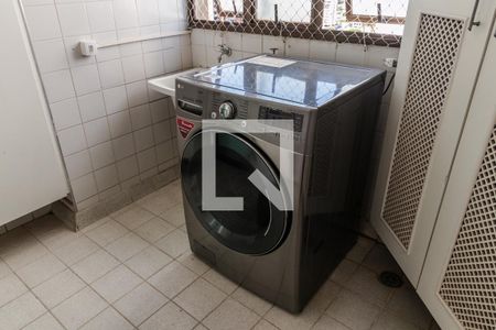 Apartamento para alugar com 248m², 3 quartos e 3 vagas Apartamento para alugar com 248m², 3 quartos e 3 vagasÁrea de Serviço