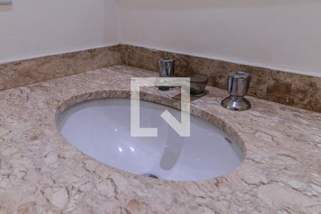 Apartamento para alugar com 248m², 3 quartos e 3 vagas Apartamento para alugar com 248m², 3 quartos e 3 vagasBanheiro da Suíte 2