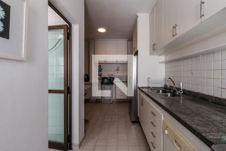 Apartamento para alugar com 248m², 3 quartos e 3 vagas Apartamento para alugar com 248m², 3 quartos e 3 vagasCozinha