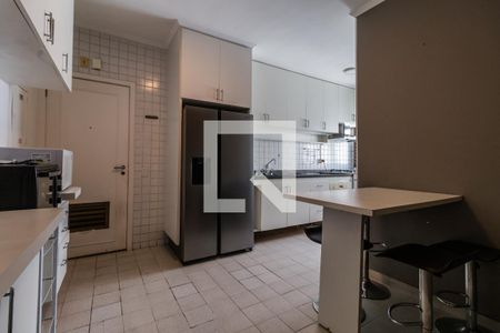 Apartamento para alugar com 248m², 3 quartos e 3 vagas Apartamento para alugar com 248m², 3 quartos e 3 vagasCozinha
