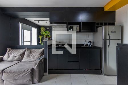 Sala/Cozinha de apartamento para alugar com 1 quarto, 28m² em Vila Ema, São Paulo
