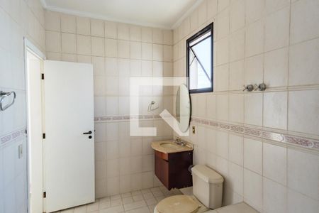 Banheiro Suíte 1 de casa à venda com 3 quartos, 207m² em Vila Carrão, São Paulo