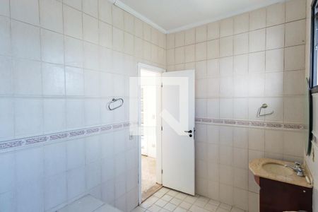 Banheiro Suíte 1 de casa à venda com 3 quartos, 207m² em Vila Carrão, São Paulo