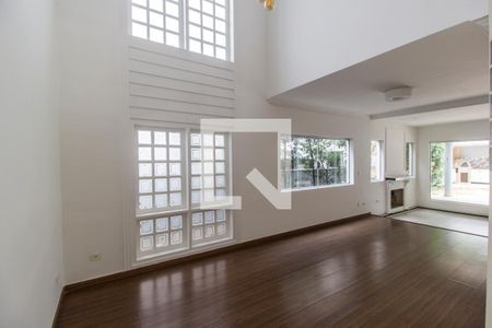 Sala de TV de casa de condomínio para alugar com 4 quartos, 330m² em Alphaville, Santana de Parnaíba
