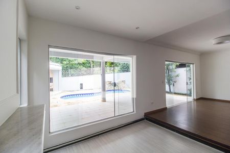 Sala de casa de condomínio para alugar com 4 quartos, 330m² em Alphaville, Santana de Parnaíba