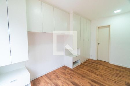Suite de apartamento à venda com 2 quartos, 112m² em Vila Paulista, São Paulo
