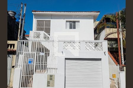Fachada com Plaquinha de casa para alugar com 1 quarto, 50m² em Vila Nivi, São Paulo