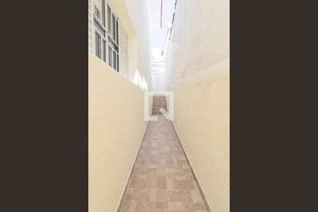 Corredor de casa para alugar com 1 quarto, 50m² em Vila Nivi, São Paulo