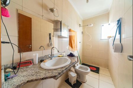 Casa à venda com 192m², 3 quartos e 4 vagas Casa à venda com 192m², 3 quartos e 4 vagasBanheiro do Quarto 1