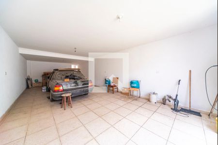 Casa à venda com 192m², 3 quartos e 4 vagas Casa à venda com 192m², 3 quartos e 4 vagasGaragem