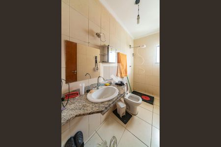 Casa à venda com 192m², 3 quartos e 4 vagas Casa à venda com 192m², 3 quartos e 4 vagasBanheiro do Quarto 1