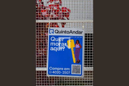 Casa à venda com 192m², 3 quartos e 4 vagas Casa à venda com 192m², 3 quartos e 4 vagasPlaca Banner Instalada na Fachada