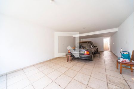 Casa à venda com 192m², 3 quartos e 4 vagas Casa à venda com 192m², 3 quartos e 4 vagasGaragem