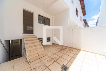 Casa à venda com 192m², 3 quartos e 4 vagas Casa à venda com 192m², 3 quartos e 4 vagasQuintal de serviço