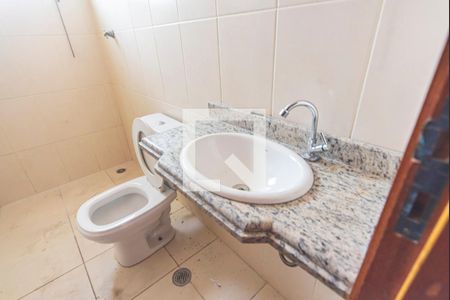 Casa à venda com 192m², 3 quartos e 4 vagas Casa à venda com 192m², 3 quartos e 4 vagasBanheiro Social