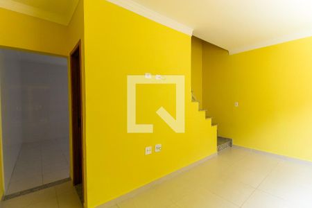 Sala de casa de condomínio à venda com 2 quartos, 103m² em Parada Xv de Novembro, São Paulo