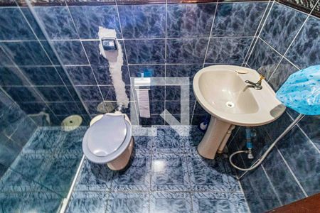 Casa à venda com 385m², 6 quartos e 8 vagasCasa 01 - Banheiro suite