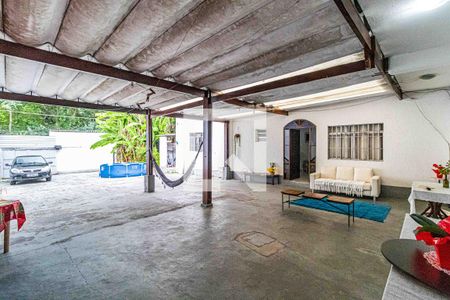 Casa à venda com 385m², 6 quartos e 8 vagasPátio